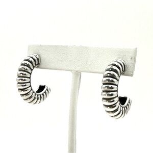 Lagos Caviar Silver Scalloped Thick Hoop Earrings